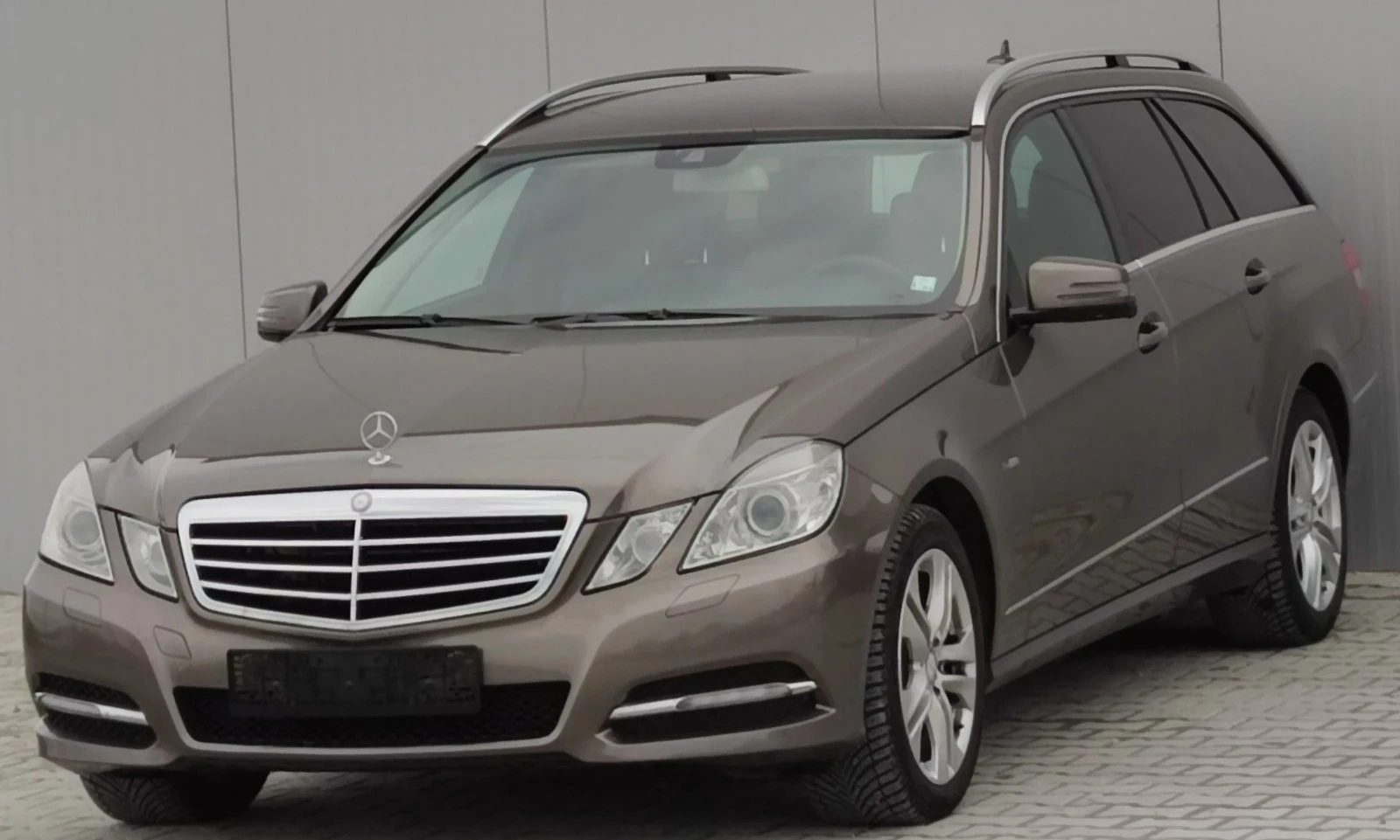 Mercedes-Benz E 350 * 4-MATIC* , снимка 7 - Автомобили и джипове - 54169501