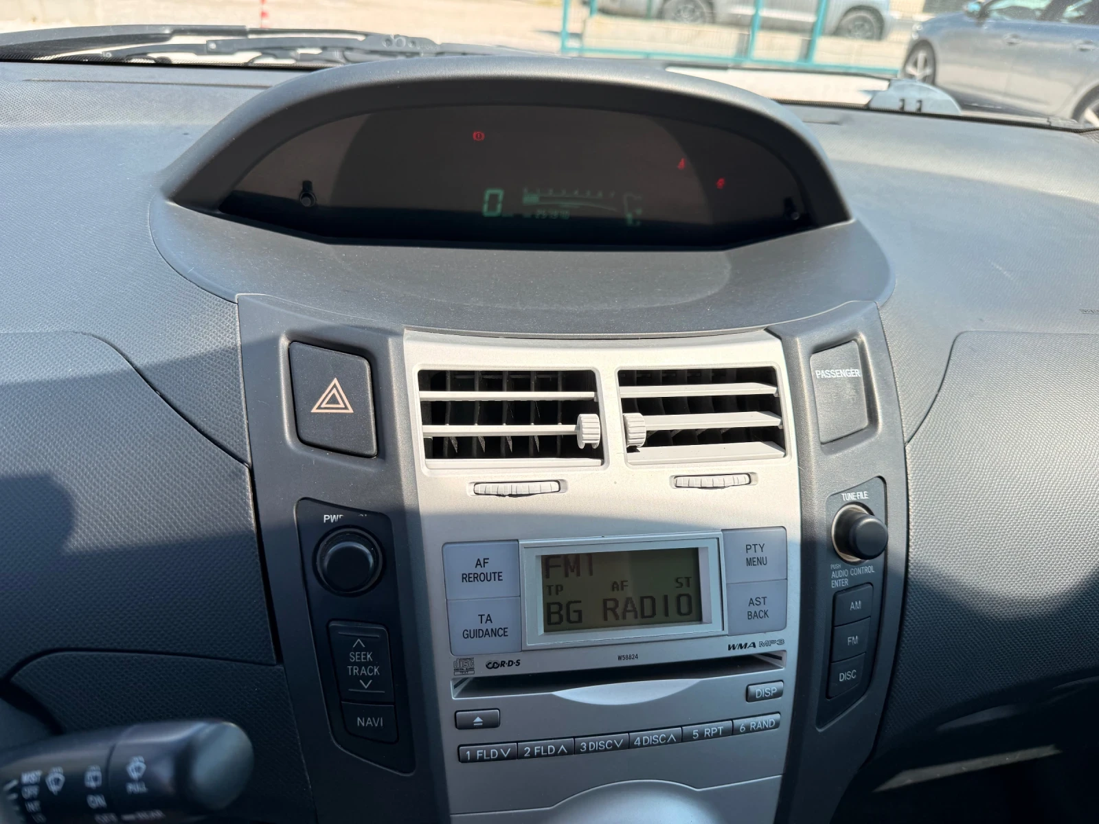 Toyota Yaris 1.0 i ��� ���� 4 | Mobile.bg � ����������� 7