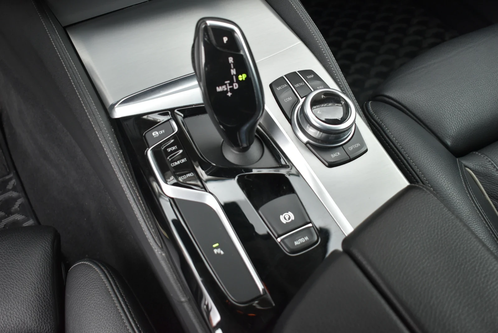 BMW 530, снимка 10 - Автомобили и джипове - 54361004