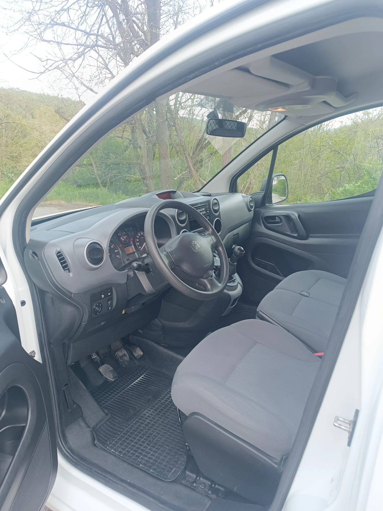 Peugeot Partner 1.6 eHDi, снимка 8 - Автомобили и джипове - 54381531