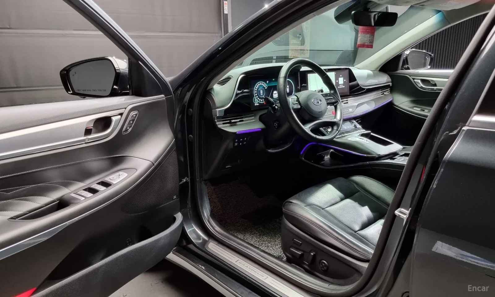 Hyundai Grandeur 2.5 Caligraphy, снимка 11 - Автомобили и джипове - 55049723