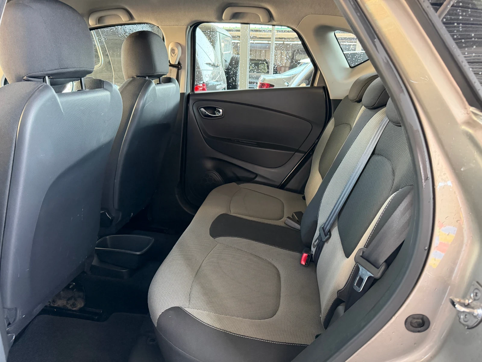 Renault Captur 1.5DCI 90h.p Euro5B NAVI, снимка 11 - Автомобили и джипове - 55581697