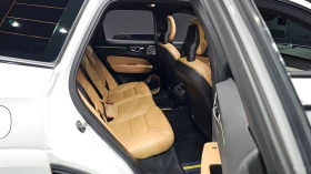 Volvo XC60 T6* INSCRIPTION* BOWERS&WILKINS* PANO* HUD* FULL* , снимка 11