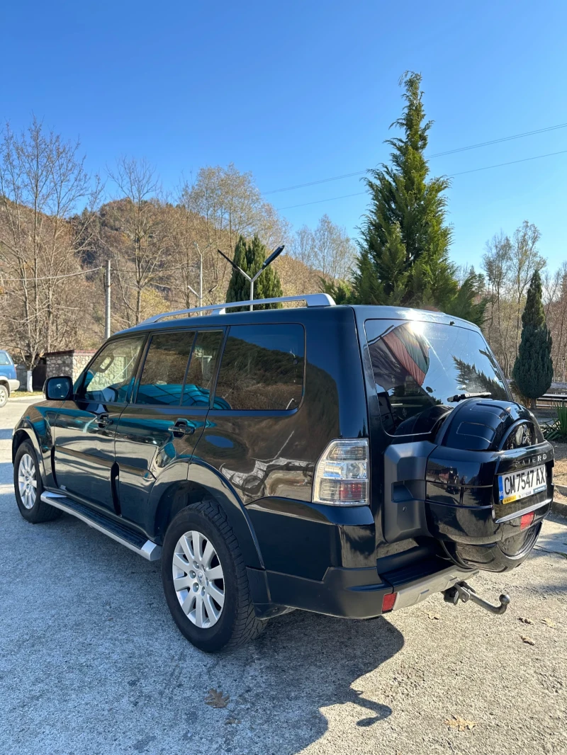 Mitsubishi Pajero Mitsubishi Pajero 3.2 DID 170 К.С АВТОМАТ/ПAНОРАМА, снимка 5 - Автомобили и джипове - 48519495