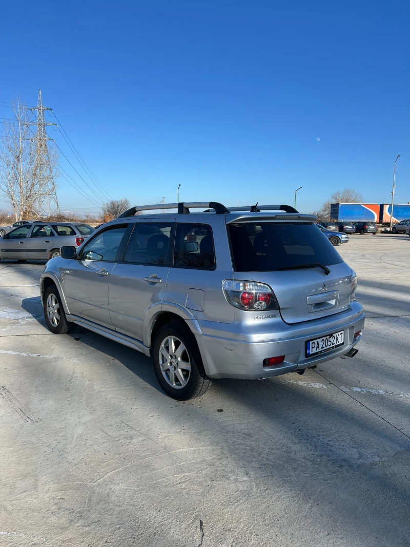 Mitsubishi Outlander 2, 4i ГАЗ, снимка 5 - Автомобили и джипове - 48789882