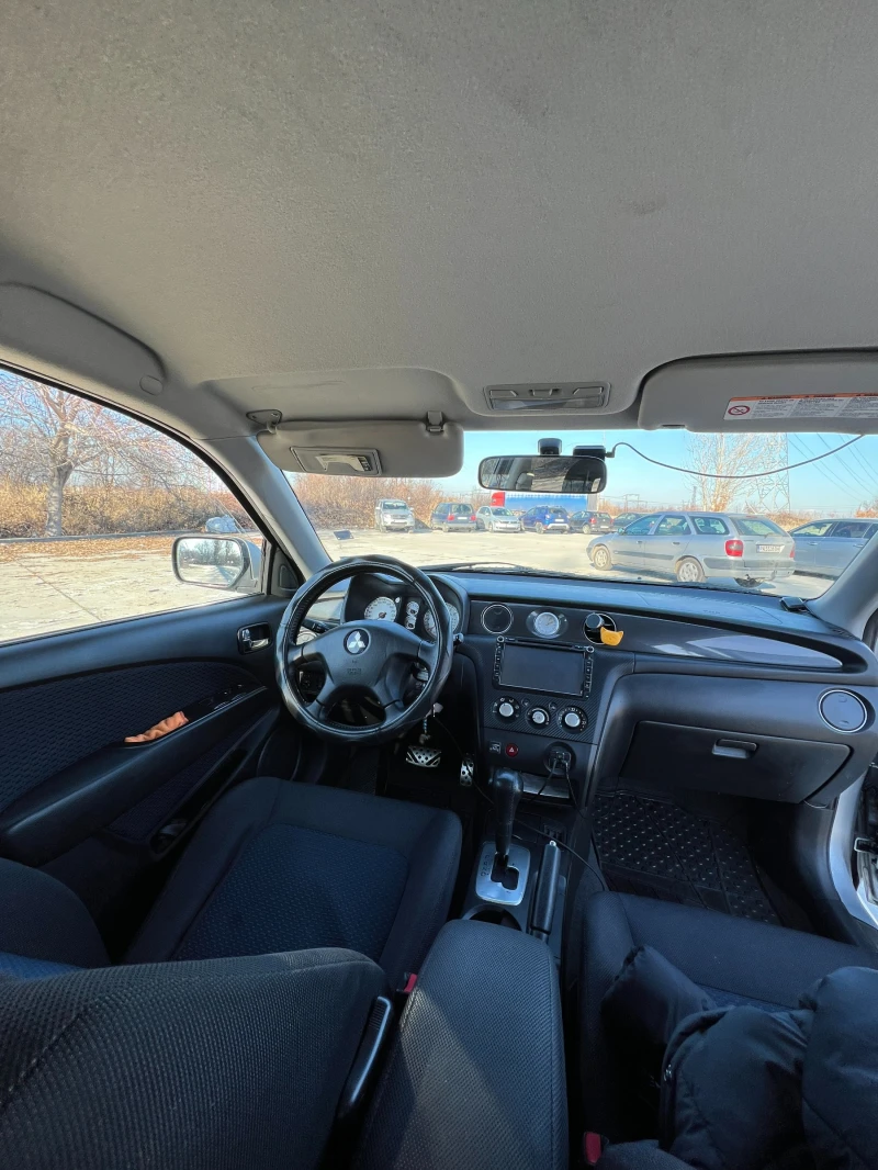 Mitsubishi Outlander 2, 4i ГАЗ, снимка 10 - Автомобили и джипове - 48789882