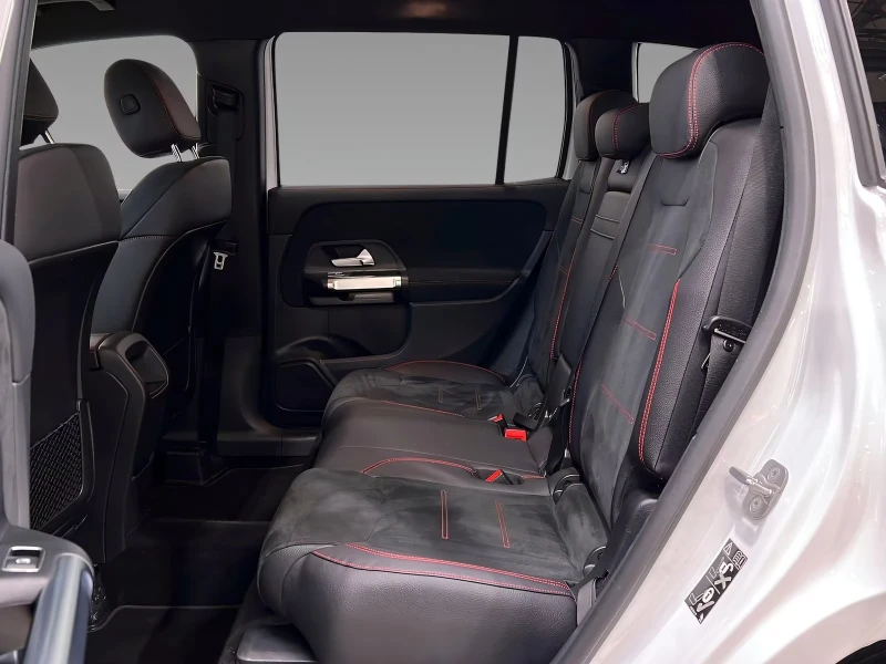 Mercedes-Benz GLB 220d/4M/AMG/190HP/DISTR/NIGHT/CAM/DAB/ACC/LED/141D, снимка 13 - Автомобили и джипове - 51997738