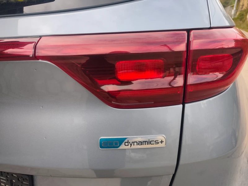 Kia Sportage 1.6 Хибрид 136к.с 6.2021г, снимка 3 - Автомобили и джипове - 52681741