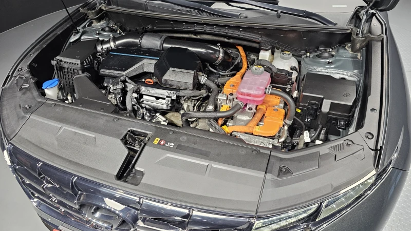 Hyundai Tucson 1.6T Hybrid/Пълна сервизна история !!!, снимка 17 - Автомобили и джипове - 53443201