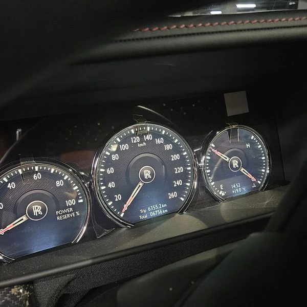 Rolls-Royce Cullinan 6.7 Automatic КРАЙНА ЦЕНА: 400800 EUR, снимка 8 - Автомобили и джипове - 55966851