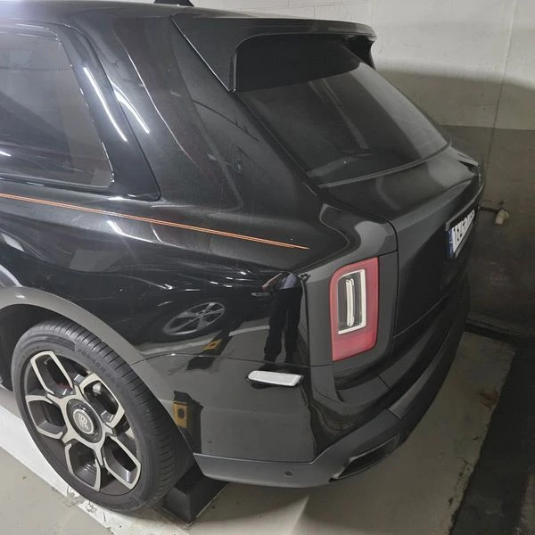 Rolls-Royce Cullinan 6.7 Automatic КРАЙНА ЦЕНА: 400800 EUR, снимка 4 - Автомобили и джипове - 55966851