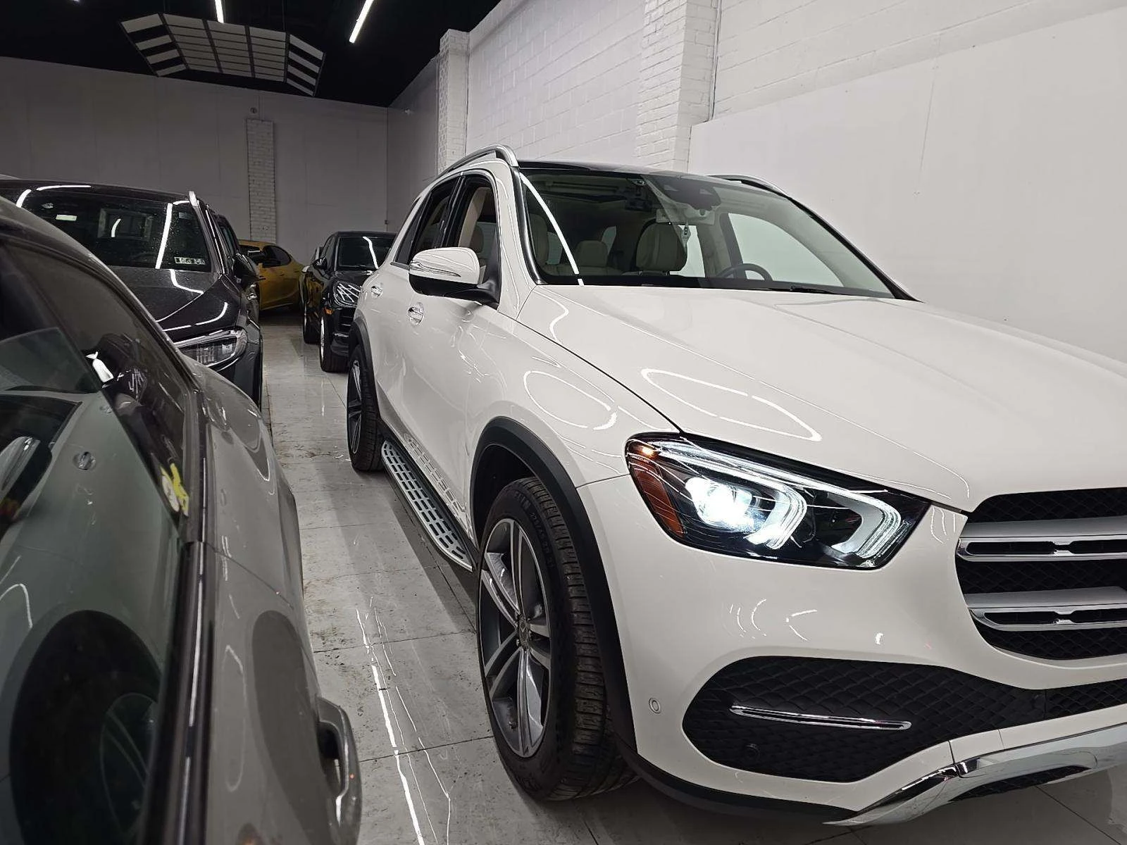 Mercedes-Benz GLS 350  - изображение 4