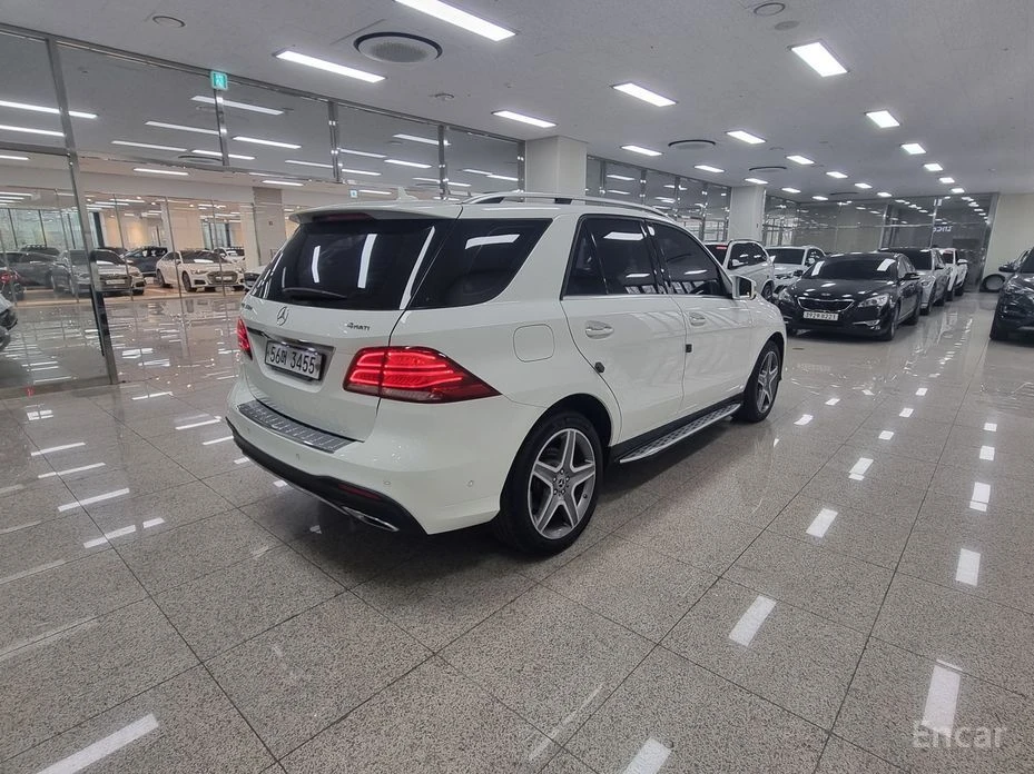 Mercedes-Benz GLE 350, снимка 2 - Автомобили и джипове - 53903349