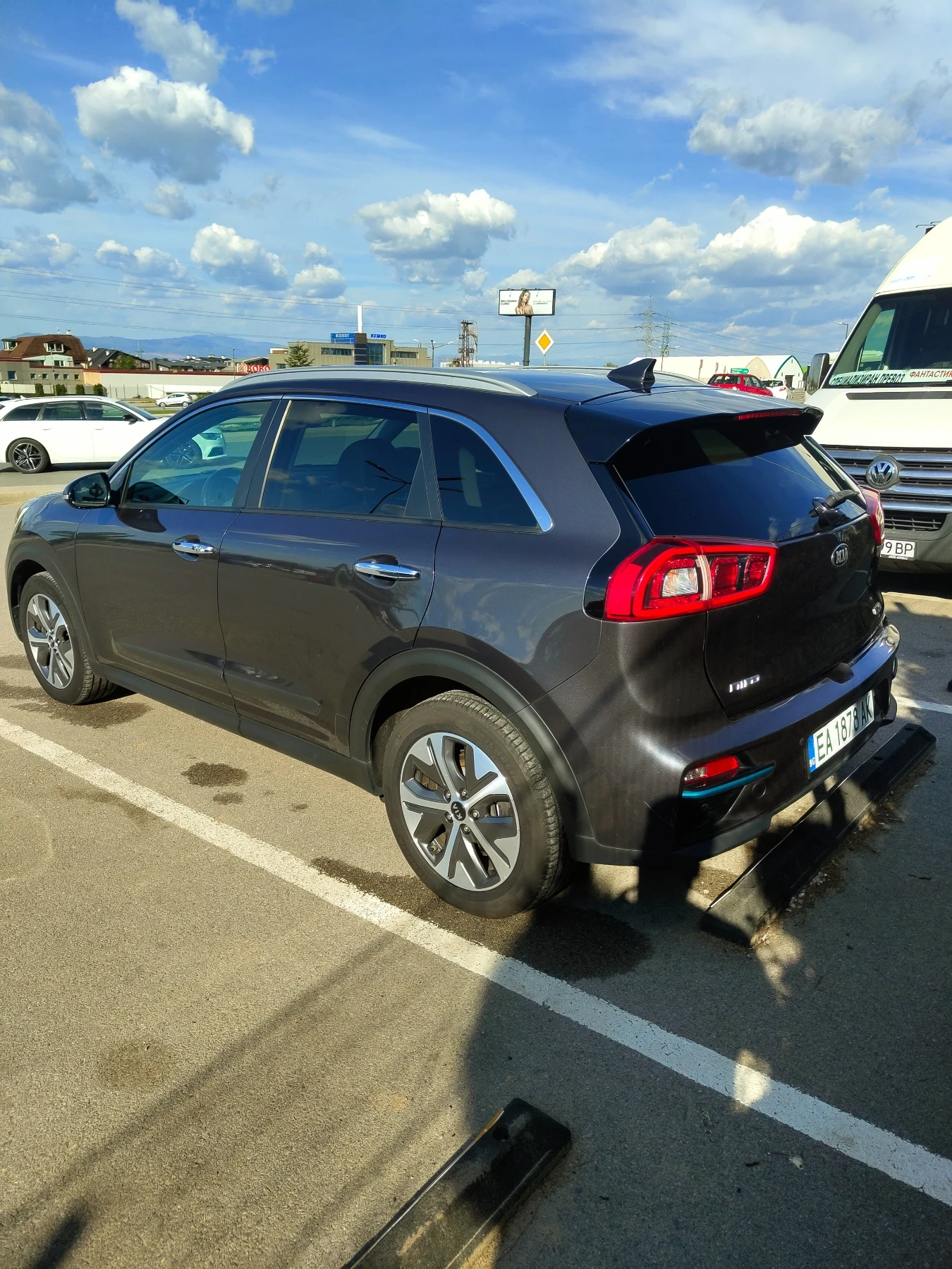 Kia Niro 65 kWh, ExecutiveLine, 100% SOH, Термопомпа, снимка 3 - Автомобили и джипове - 54416498