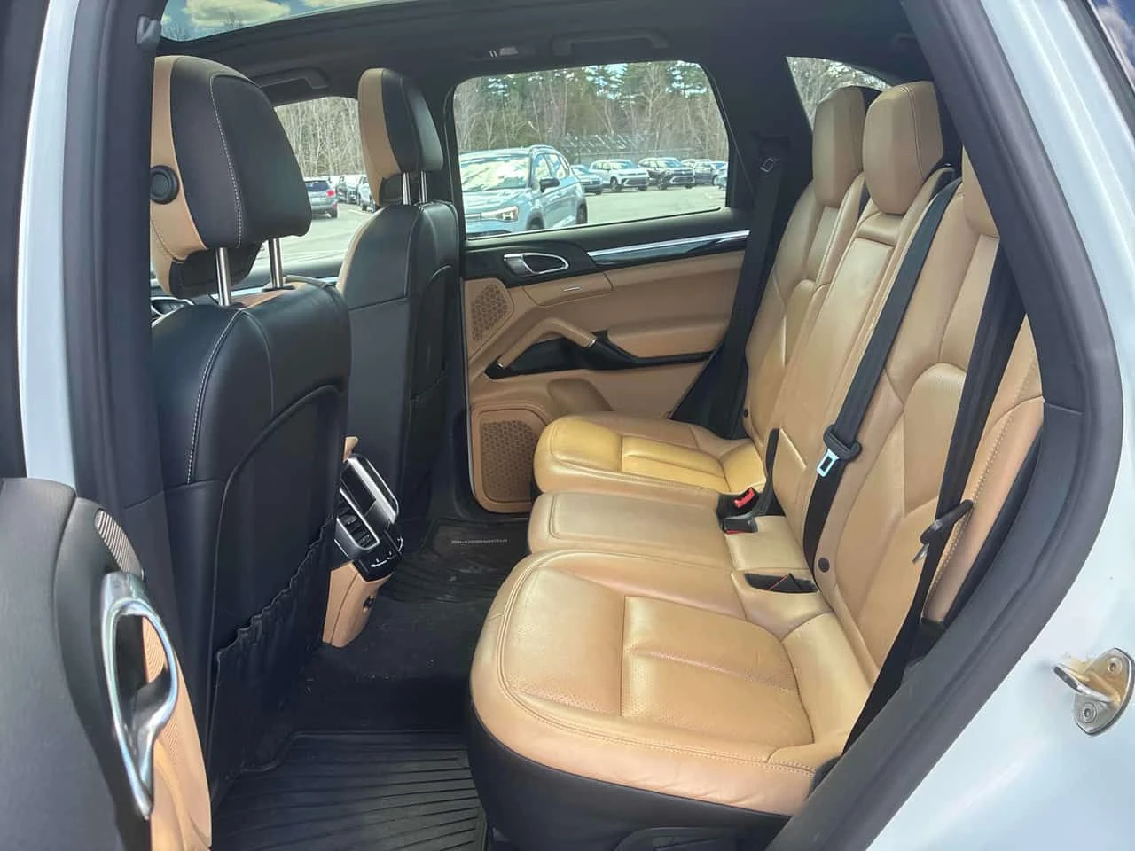 Porsche Cayenne * AWD 4dr * CARFAX * ЦЕНА ДО БГ, снимка 13 - Автомобили и джипове - 54544681