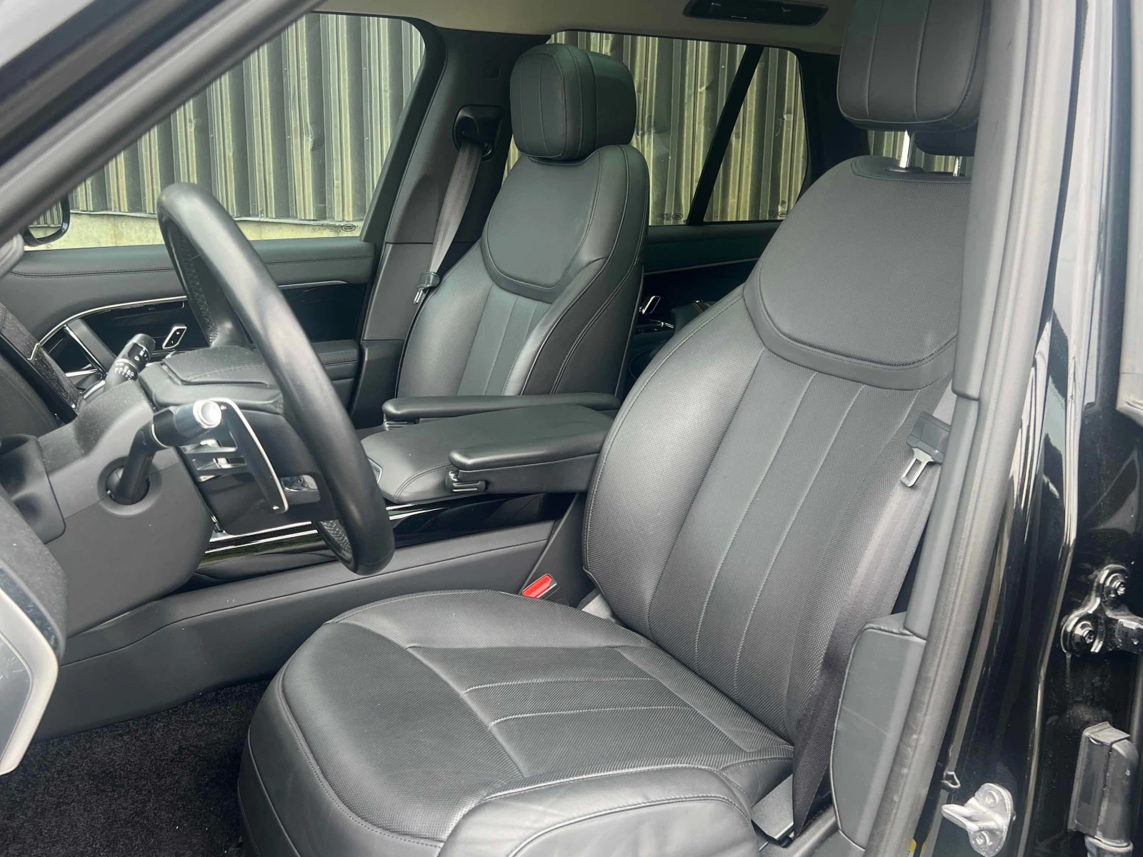 Land Rover Range rover  SE / CARFAX / DISTRONIC / 360 / ОБДУХВАНЕ , снимка 10 - Автомобили и джипове - 56099142
