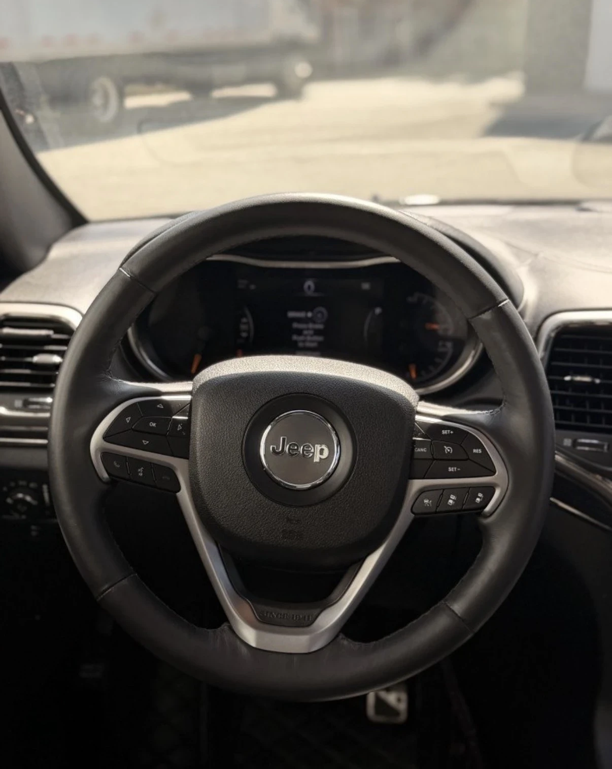 Jeep Grand cherokee HIGH ALTITUDE * 5.7 HEMI * 4WD * 34000 KM * , снимка 7 - Автомобили и джипове - 56131213