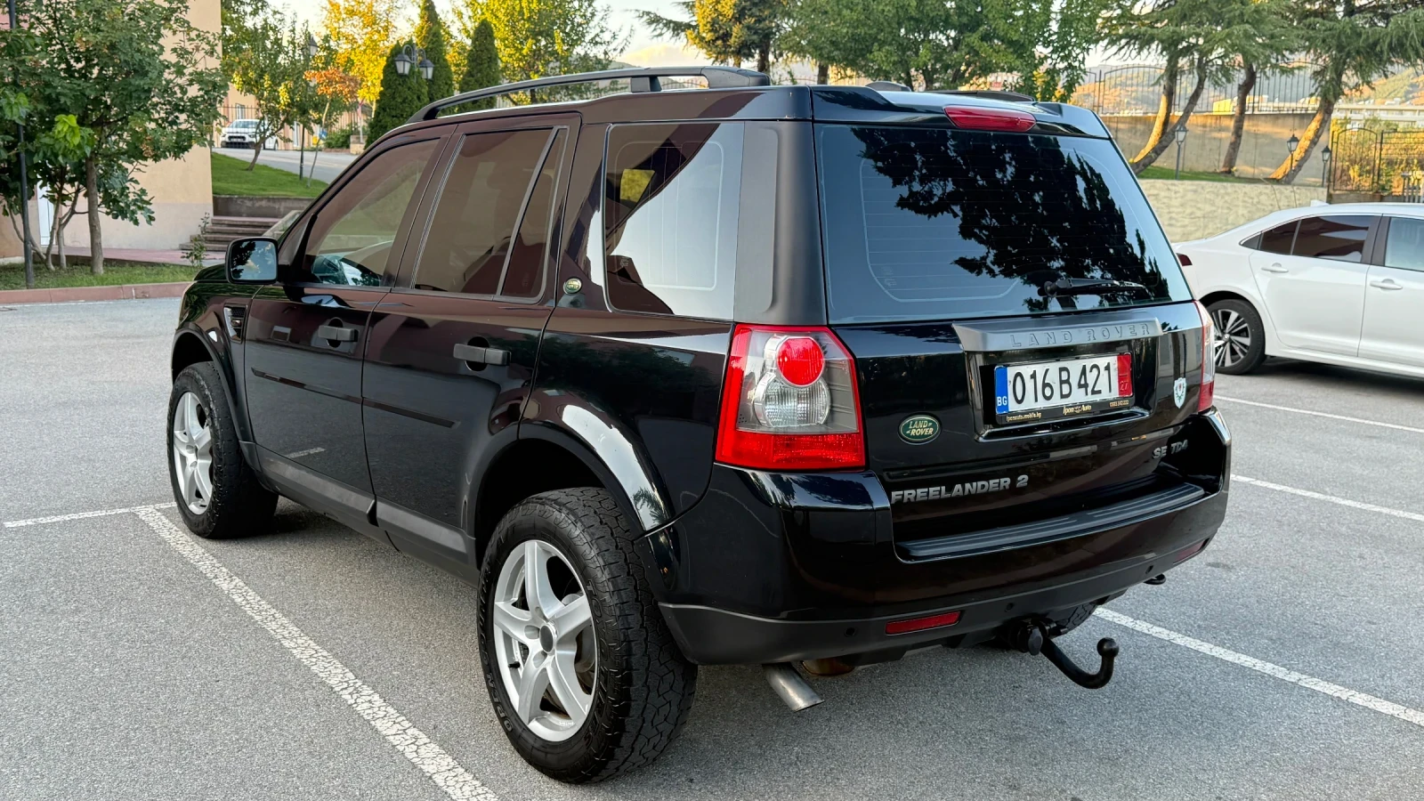 Land Rover Freelander АВТОМАТ* 4х4* АВТОПИЛОТ* OFF-ROAD* ПАРКТОРНИК* ТЕГ, снимка 4 - Автомобили и джипове - 56248632