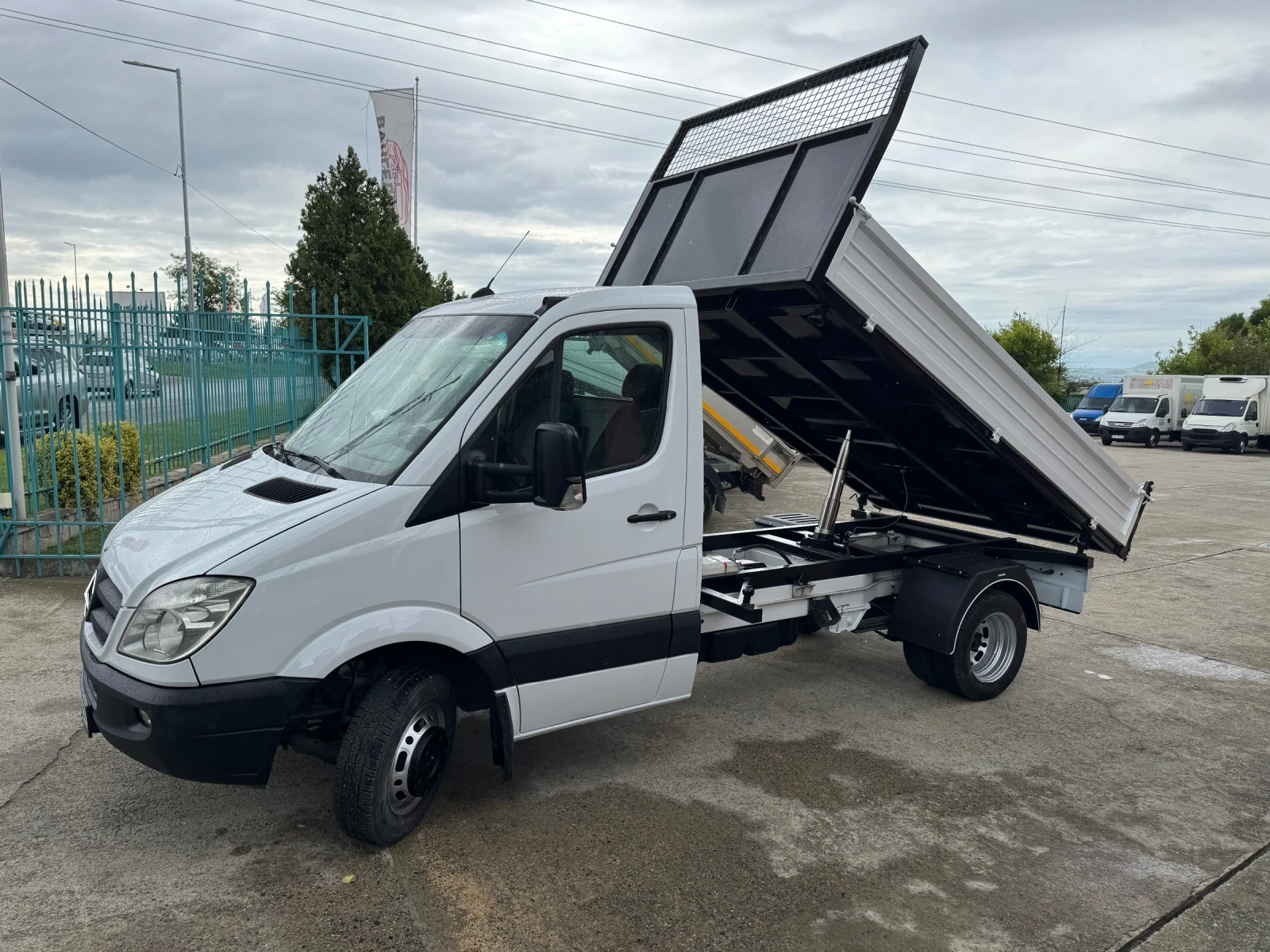 Mercedes-Benz Sprinter 519 3.0CDI* Климатик* NAVI* Тристранен самосвал - изображение 3