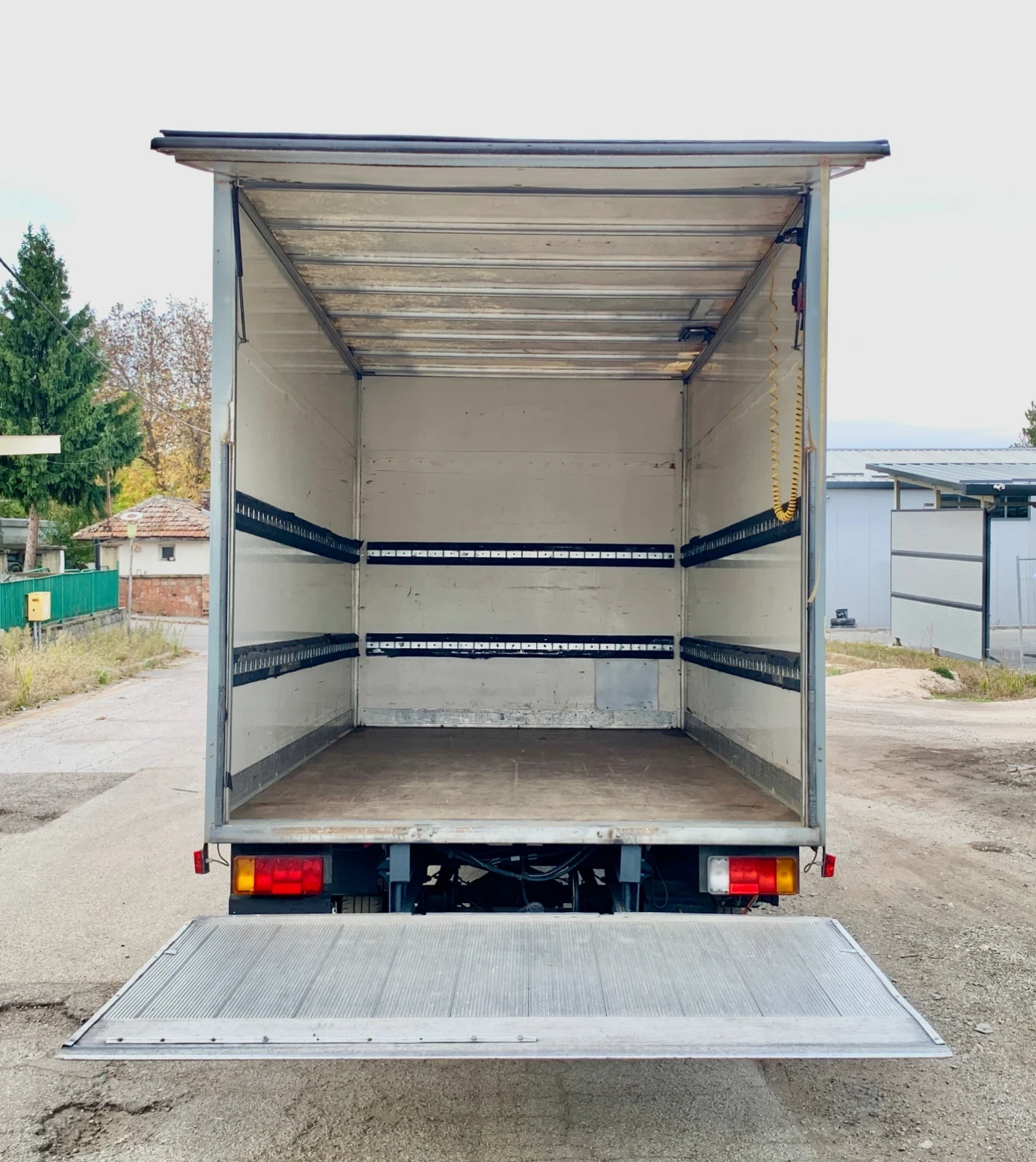 Iveco Daily Падащ Борд DHOLLANDIA* 4.20м Фургон* Реален пробег - изображение 6