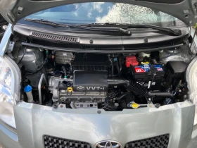 Toyota Yaris 1.3 VVT-I, снимка 15 - Автомобили и джипове - 44924170
