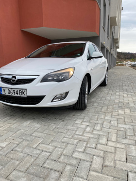 Opel Astra, снимка 1 - Автомобили и джипове - 45780125