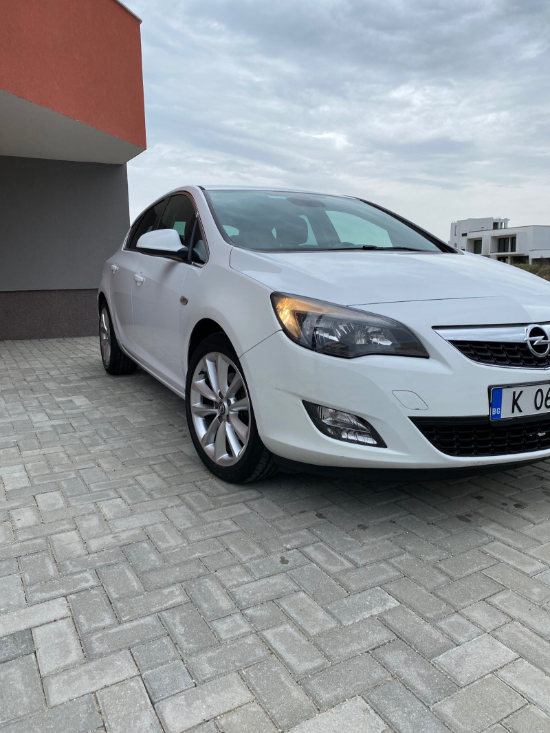 Opel Astra, снимка 2 - Автомобили и джипове - 45780125