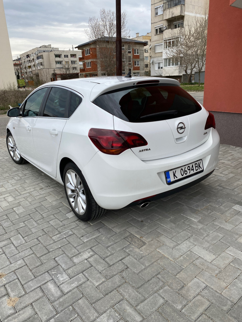 Opel Astra, снимка 4 - Автомобили и джипове - 45780125