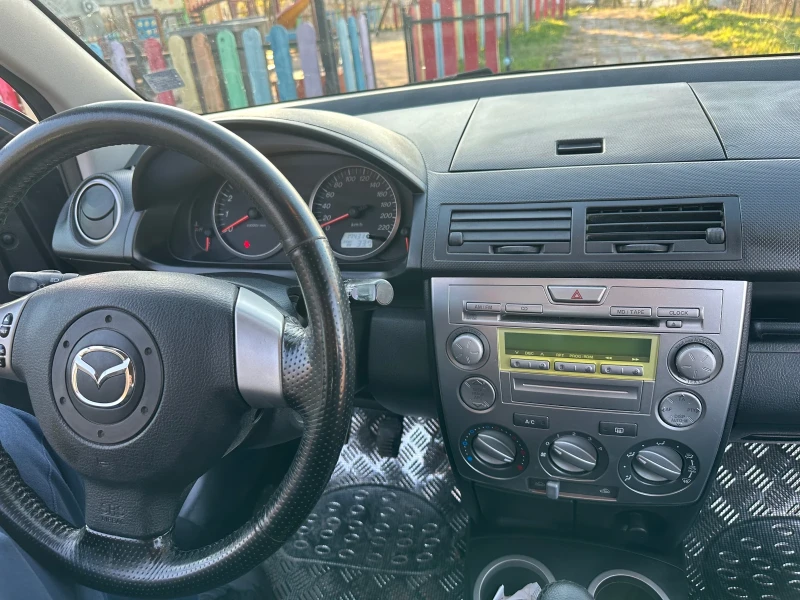 Mazda 2 1.6i, снимка 13 - Автомобили и джипове - 48041961