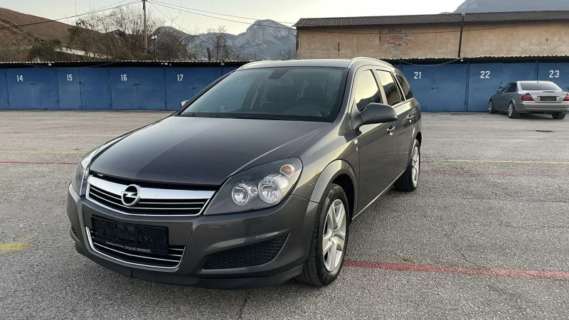 Opel Astra 1.4 90ks., снимка 3 - Автомобили и джипове - 48090411