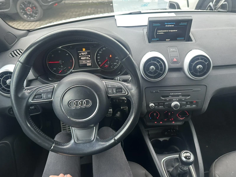 Audi A1 1.6TDI, снимка 7 - Автомобили и джипове - 48784836