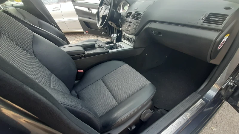 Mercedes-Benz C 180 АМG ПАКЕТ 196х км РЕАЛНИ , снимка 10 - Автомобили и джипове - 51446463