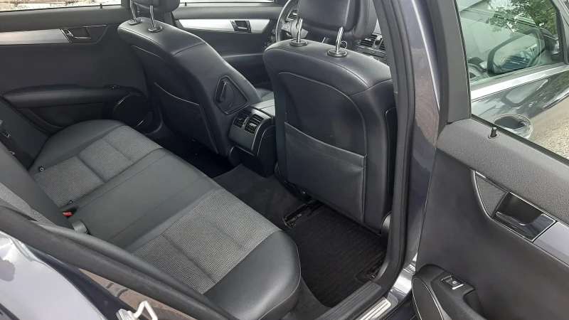 Mercedes-Benz C 180 АМG ПАКЕТ 196х км РЕАЛНИ , снимка 11 - Автомобили и джипове - 51446463