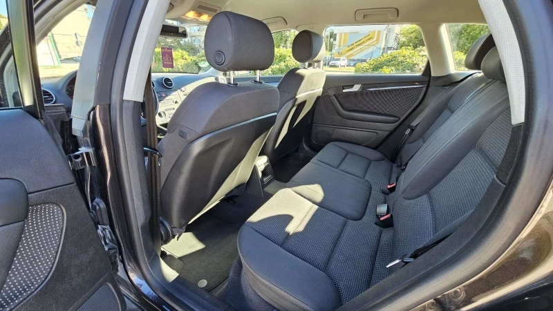 Audi A3 1.6i, снимка 16 - Автомобили и джипове - 52657304