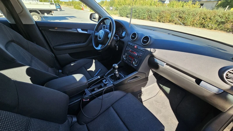 Audi A3 1.6i, снимка 13 - Автомобили и джипове - 52657304