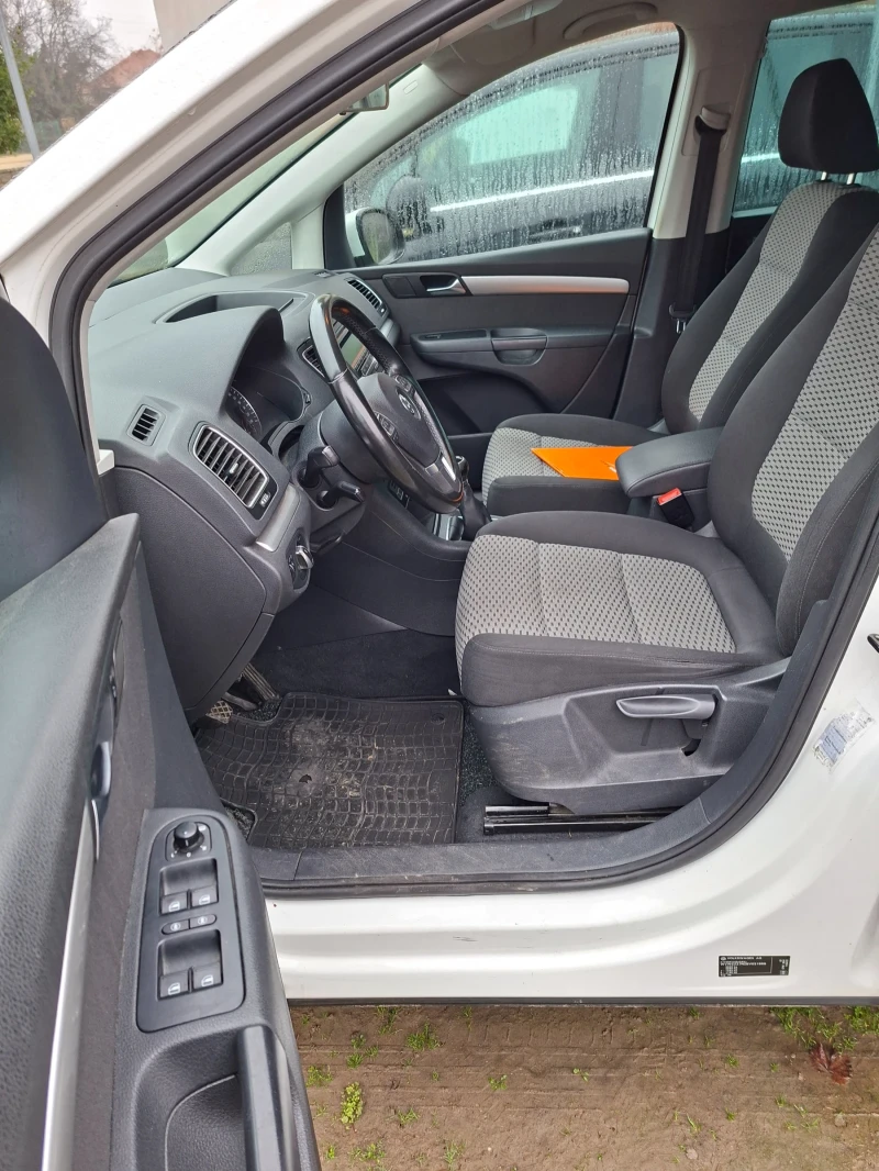 VW Sharan 2.0TDI, снимка 16 - Автомобили и джипове - 52624921