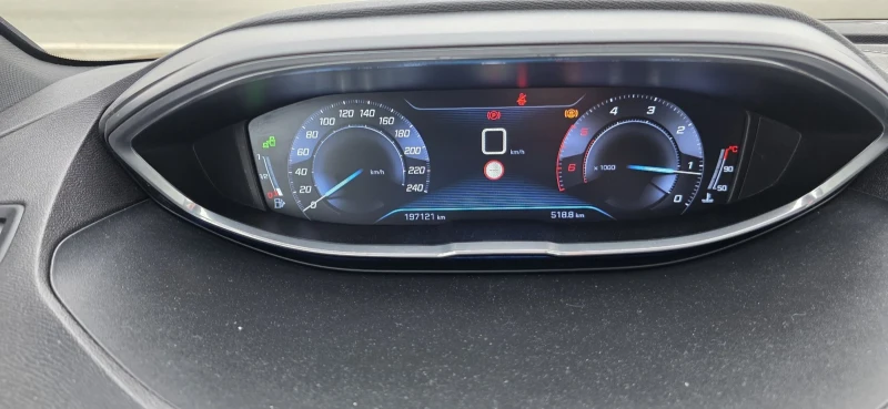 Peugeot 3008 1.6 Blue-Hdi-Gt-Line-120hp, снимка 13 - Автомобили и джипове - 52864683