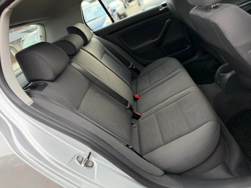 VW Golf 1.9TDI 105кс КЛИМАТИК, снимка 13 - Автомобили и джипове - 53242292