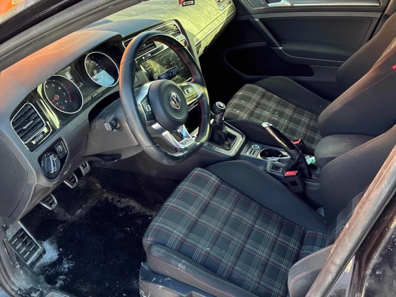 VW Golf * Manual * GTI  * FWD * CARFAX * , снимка 5 - Автомобили и джипове - 53345031