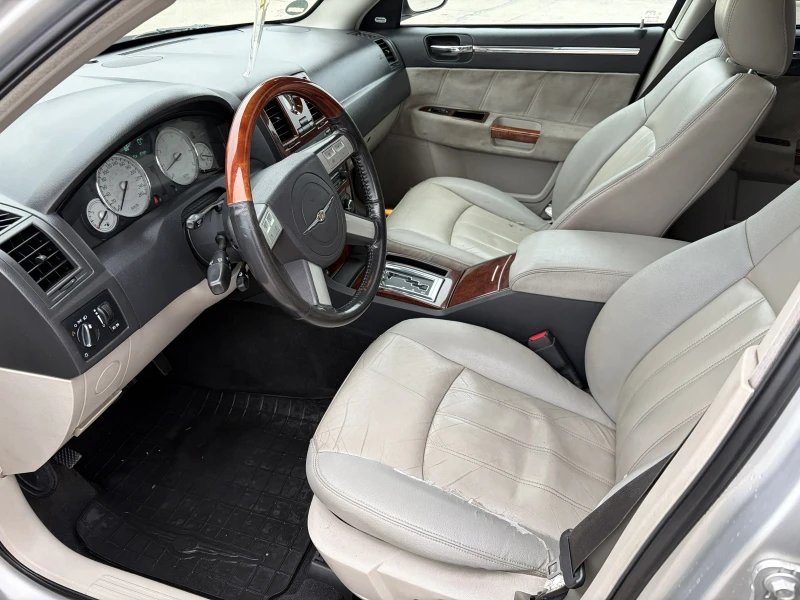 Chrysler 300c 3.0 CRD, снимка 11 - Автомобили и джипове - 53430104