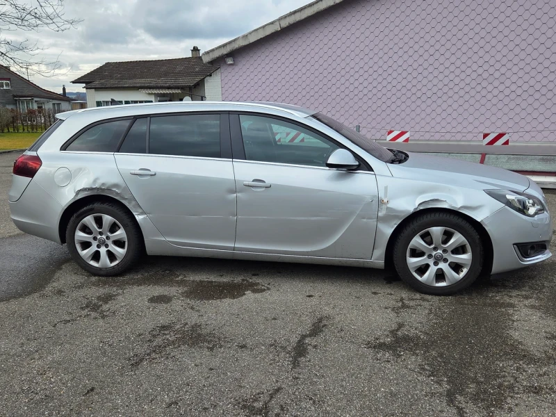 Opel Insignia Sports Tourer 1.6 Turbo Cosmo Automatic, снимка 4 - Автомобили и джипове - 53571429