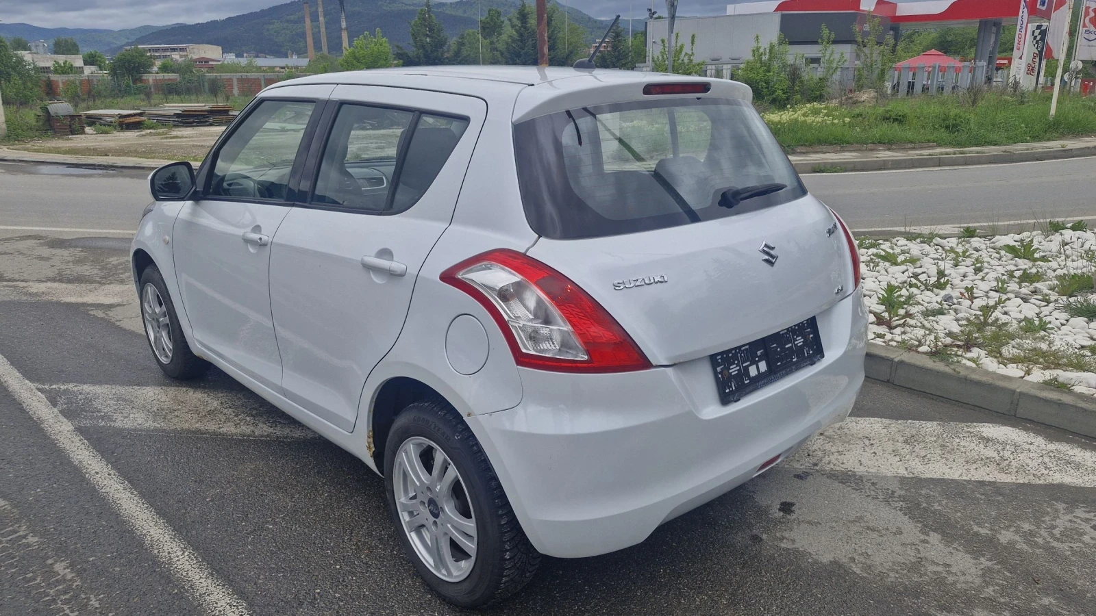 Suzuki Swift 1.2 Климатик 4X4 - изображение 4