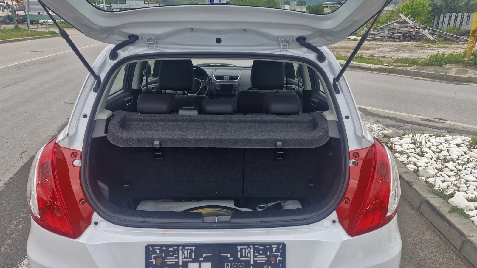 Suzuki Swift 1.2 Климатик 4X4 - изображение 7