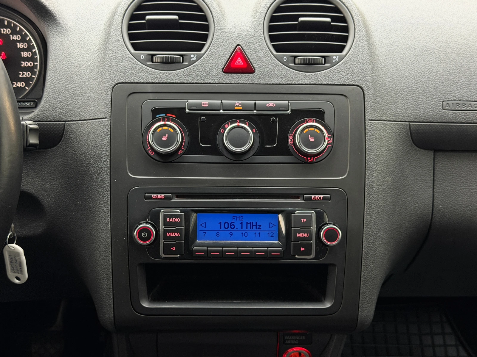 VW Caddy 2.0i EcoFuel (фабричен метан)ПЪЛНА ИСТОРИЯ В VW - изображение 10