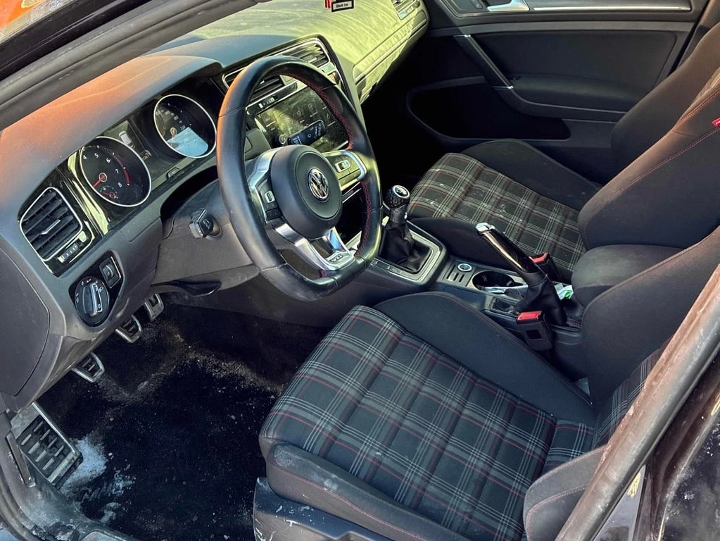 VW Golf * Manual * GTI  * FWD * CARFAX *  - изображение 5