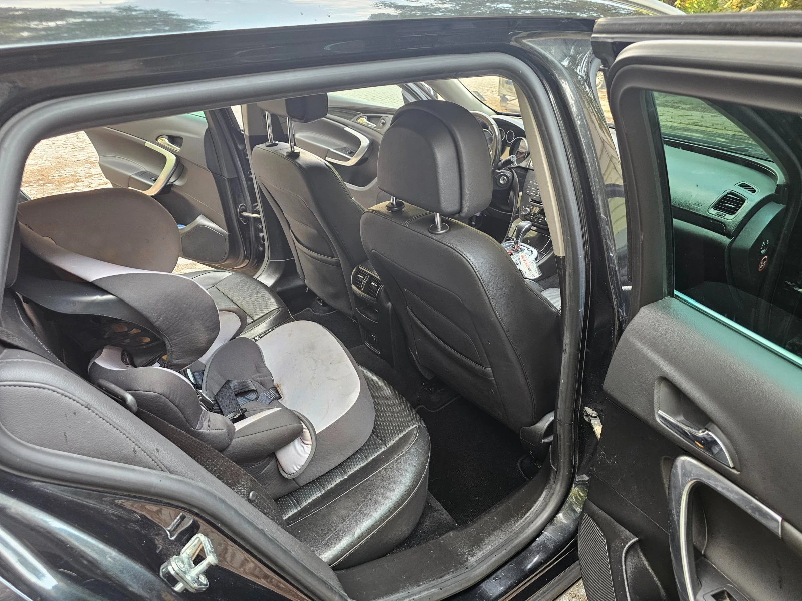 Opel Insignia, снимка 6 - Автомобили и джипове - 53530417