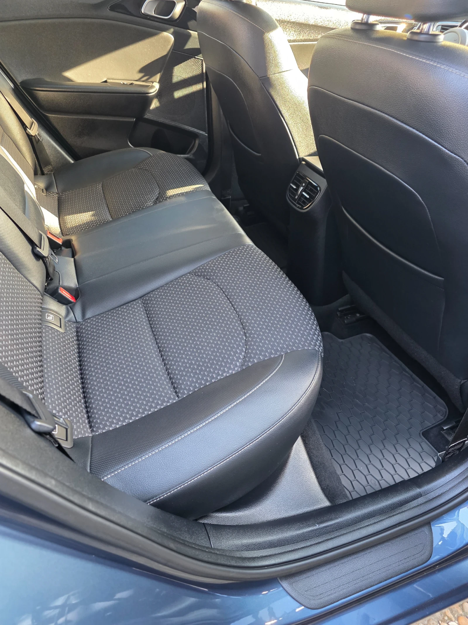 Kia Ceed SW, снимка 12 - Автомобили и джипове - 54173039