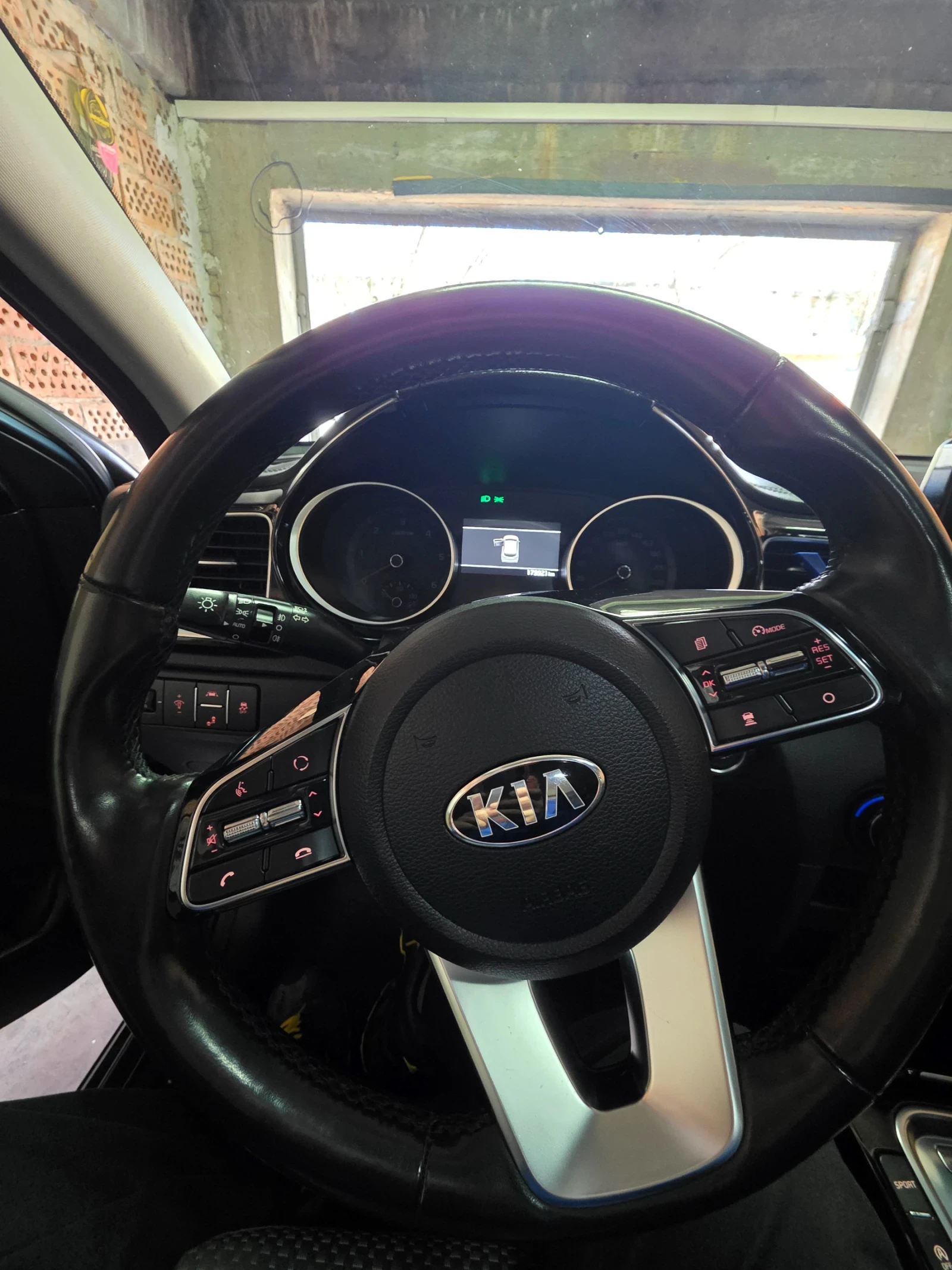 Kia Ceed SW, снимка 9 - Автомобили и джипове - 54173039