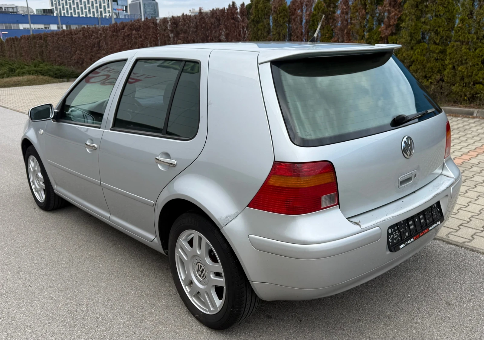 VW Golf 1.9TDi/101kc/Климатроник/Трилъчев волан, снимка 6 - Автомобили и джипове - 54177480