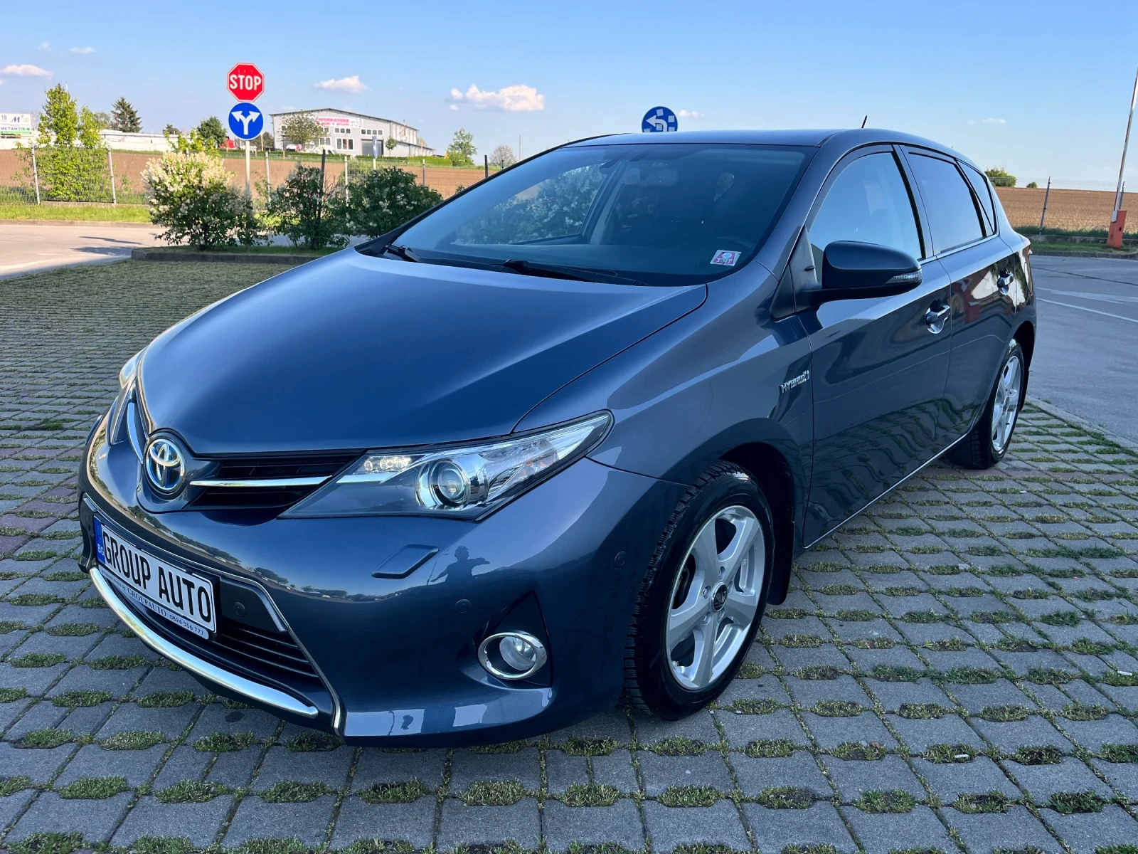 Toyota Auris 1, 8i-HYBRID/NAVI/КАМЕРА/ПОДГРЕВ/ТОП!!!, снимка 3 - Автомобили и джипове - 54459437